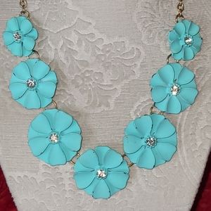 Vintage ceramic flower pedal necklace. (conversation piece)